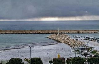 Mersin’in sahil kenti Erdemli’de kar sıfır rakıma...