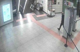 Metrodaki bıçaklı saldırıya ilişkin yeni görüntüler...