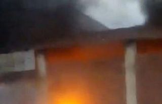 Metruk binada çıkan yangın geri dönüşüm malzemelerine...