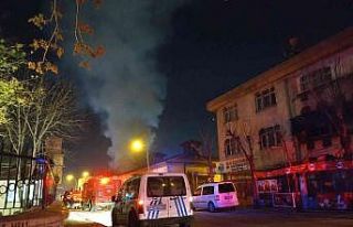 Metruk binada çıkan yangın, trafoya sıçramadan...