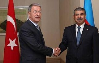 Milli Savunma Bakanı Akar, Azerbaycanlı mevkidaşı...