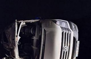 Minibüs şarampole devrildi: 1 ölü 7 yaralı