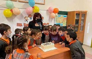 Miniklerin ilk karne heyecanı