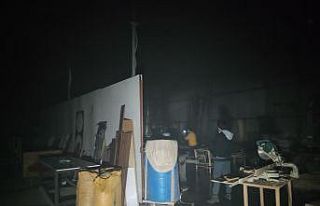 Mobilya atölyesindeki yangın korkuttu