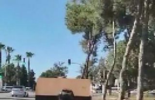 Motosiklet ile masa taşıdı