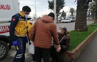 Motosiklet karşıya geçmeye çalışan yayaya çarptı