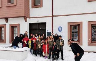 Mülteci çocuklar gönüllerince eğlendi