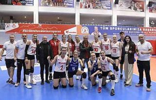 Muratpaşa’nın Sultanları, 30 puanla liderliği...