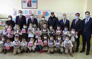 Muş’ta 114 bin öğrenci karne heyecanı yaşadı
