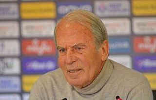 Mustafa Denizli: “Bulunduğumuz yerden çıkmak...