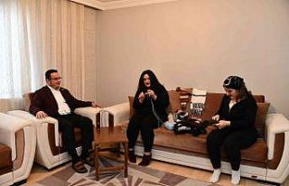 Mustafakemalpaşa’da ilmek ilmek sevgi örüyorlar