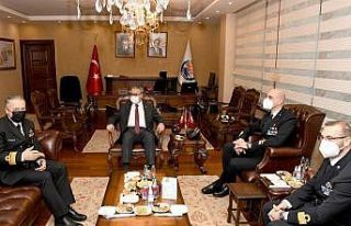 NATO Daimi Deniz Görev Grubu-2 gemi komutanlarından...