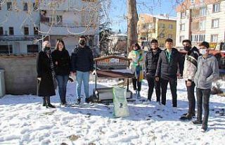 NEVÜ Öğrencileri sokak hayvanlarını unutmadı