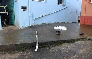 Ocakta unutulan yemek tutuştu, panik yapan komşular...