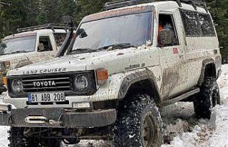 Öğrenciler kar safarisinde bir araya geldi