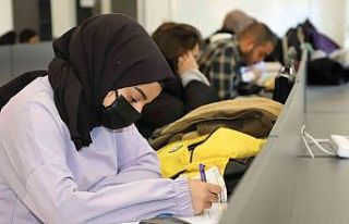 Öğrenciler Karaköprü’de sıcak ortamda ders...