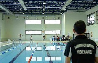 Öğretmen Başkan’dan öğrencilere karne sürprizi