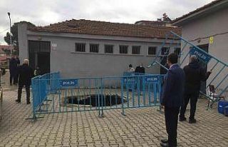 Okul bahçesinde korkutan göçük