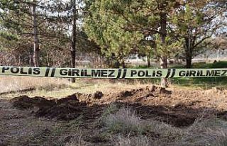 Öldürdükleri kişiyi kaldıkları barakanın yanına...