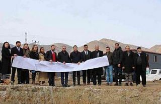 Oltu’ya çuval fabrikası temeli atıldı