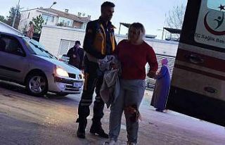 Önce kardeşini sonra eşini bıçakla yaraladı