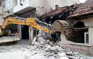 Osmangazi’de metruk bina temizliği