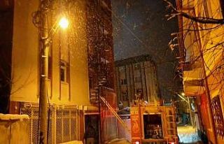 Otelde yangın çıktı, müşteriler tahliye edildi