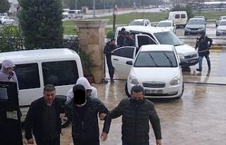Oto dolandırıcılığı yapan 12 şüpheli adliyeye...