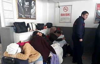 Otobüs seferleri durduruldu, vatandaşlar otogarda...