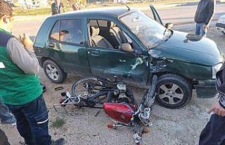 Otomobil ile motosiklet çarpıştı: 2 yaralı