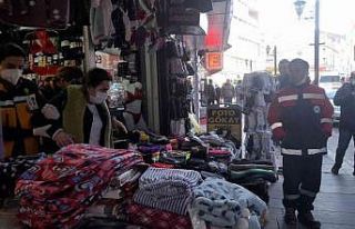 Otomobil yayanın ayağını ezdi