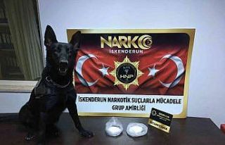 Otomobilin motorundan uyuşturucu çıktı