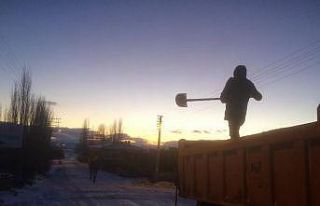 (ÖZEL) Afyonkarahisar’da karla mücadele devam...