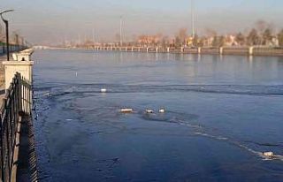 (ÖZEL) Afyonkarahisar’ın simgesi Akarçay buz...