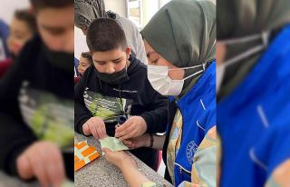 Özel bireylerle özel kartondan evler yapıldı