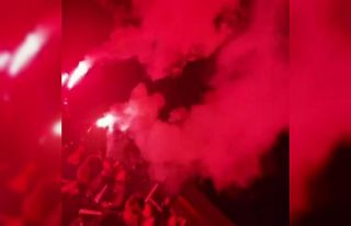 (Özel) Bursalılar yeni yıla havai fişekler ve...
