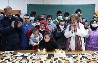 Özel Eğitim alan Müjgan Kaya’ya sürpriz doğum...