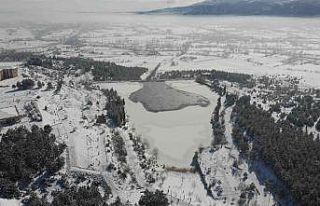 (ÖZEL) Kütahya’daki ’Saklıgöl’ buz tuttu