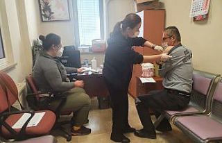 PAÜ’de mobil aşı uygulaması ile 3 bin kişi...