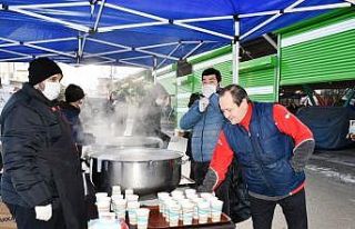 Pazarcıların içini ısıtan ikram