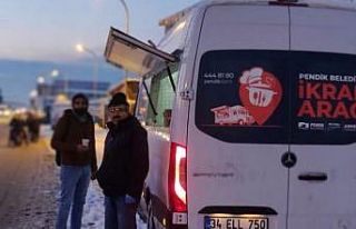 Pendik Belediyesi ekipleri İstanbul-Ankara TEM otoyolu...