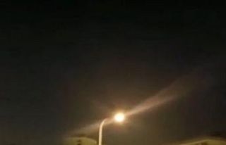 Pendik’de otomobil buz tutan yolda park halindeki...
