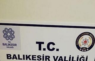 Polisin durdurduğu araçta uyuşturucu ile yakalanan...