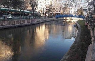 Porsuk’un üzeri buz tabakasıyla kaplandı