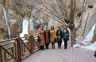 Protokol eşleri Darende’yi beğendi