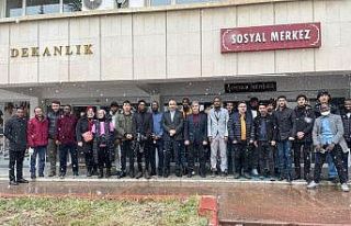 Rektörü Göktaş, yabancı uyruklu öğrencilerle...