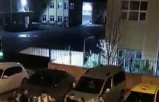 Restoranda çalışanlar ile müşteriler arasında...