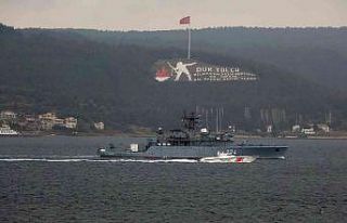 Romanya mayın gemisi Çanakkale Boğazı’ndan geçti