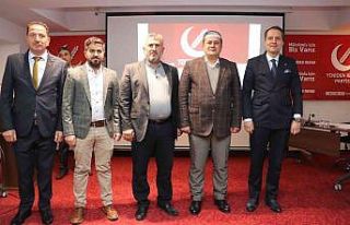 Rozetlerini genel başkan taktı