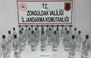 Sahte alkol satan işyerine jandarma baskın düzenledi